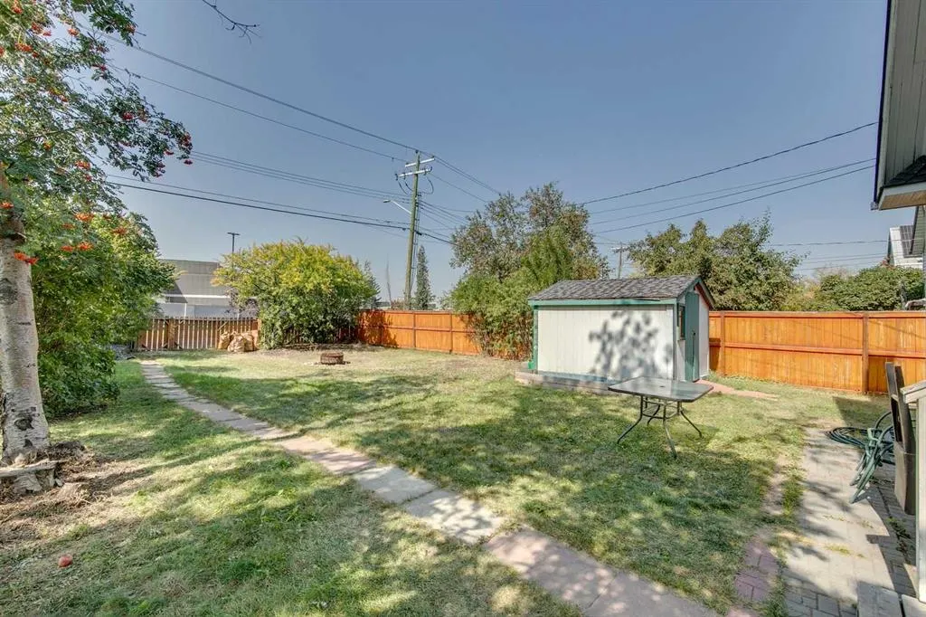 2327 15A Street SE