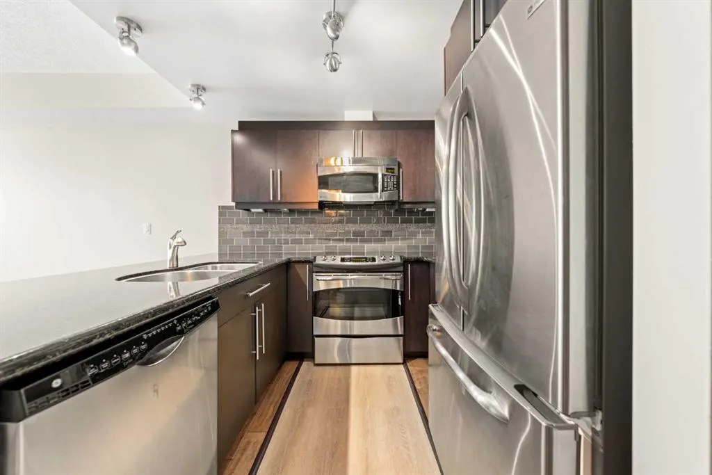 817 15 Avenue SW, #808