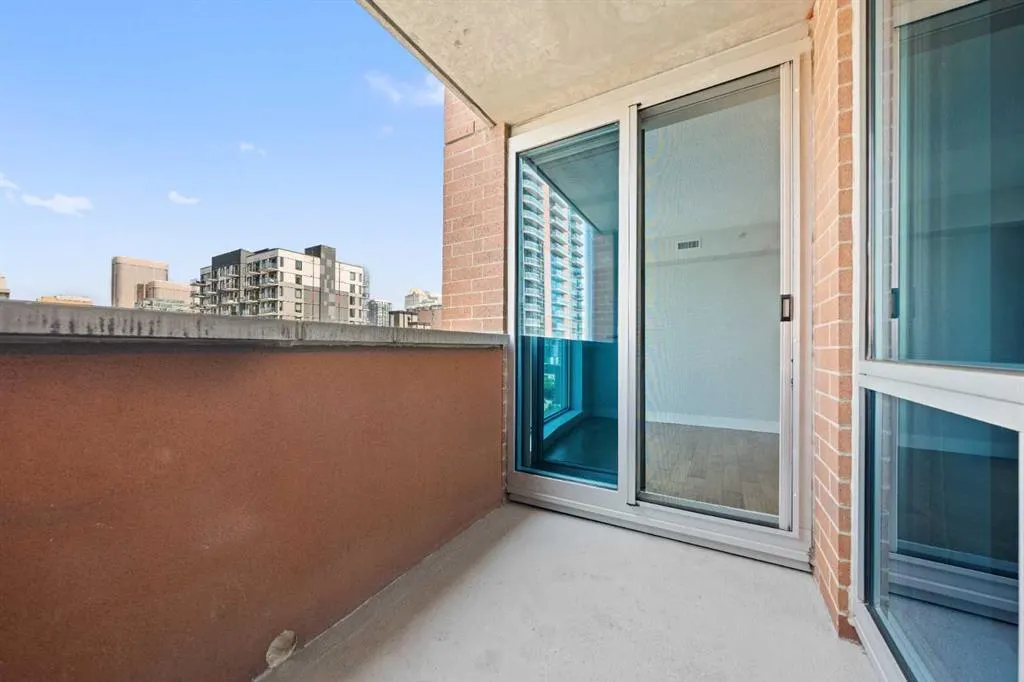 817 15 Avenue SW, #808