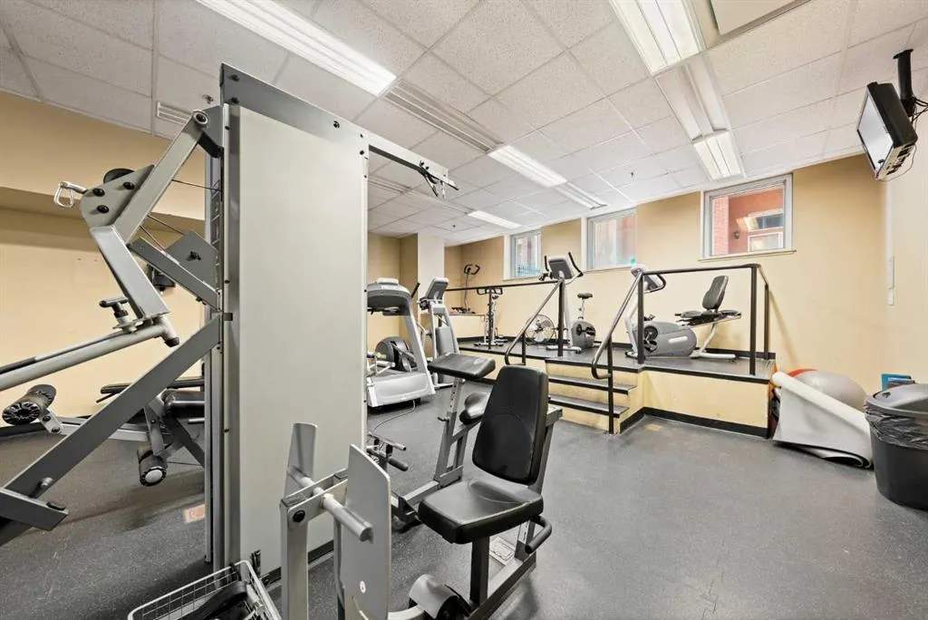 817 15 Avenue SW, #808