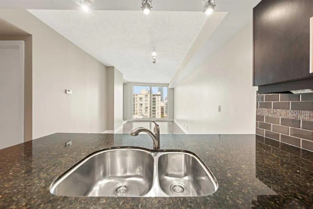 817 15 Avenue SW, #808