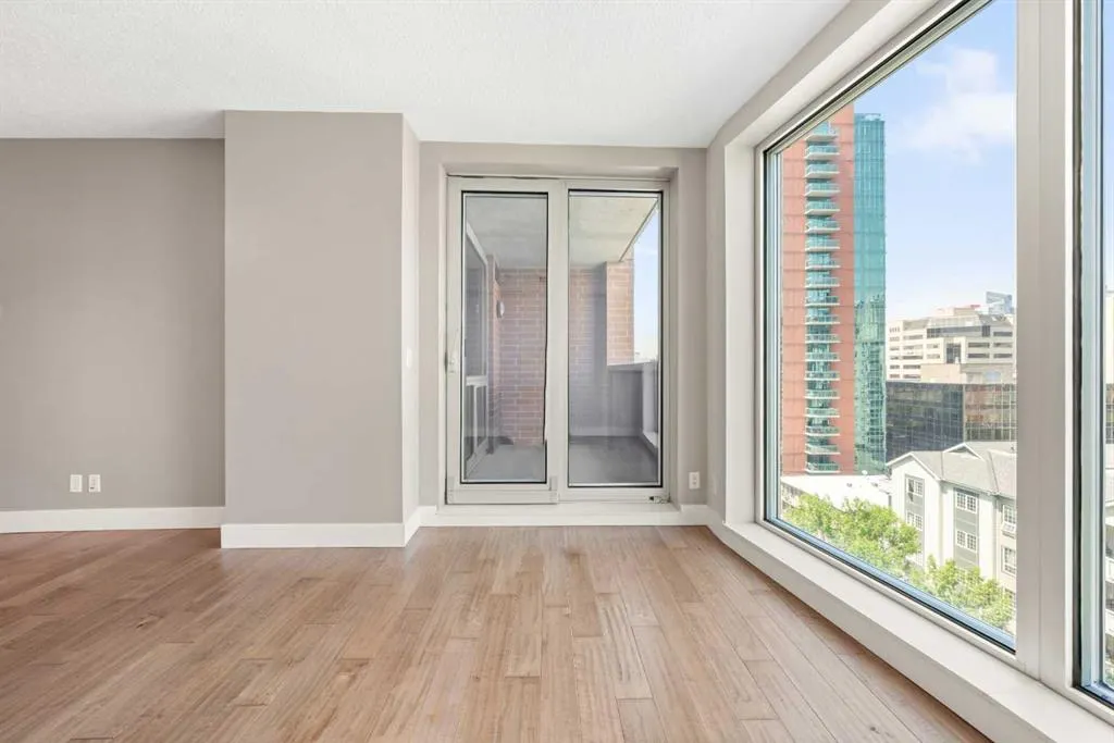817 15 Avenue SW, #808