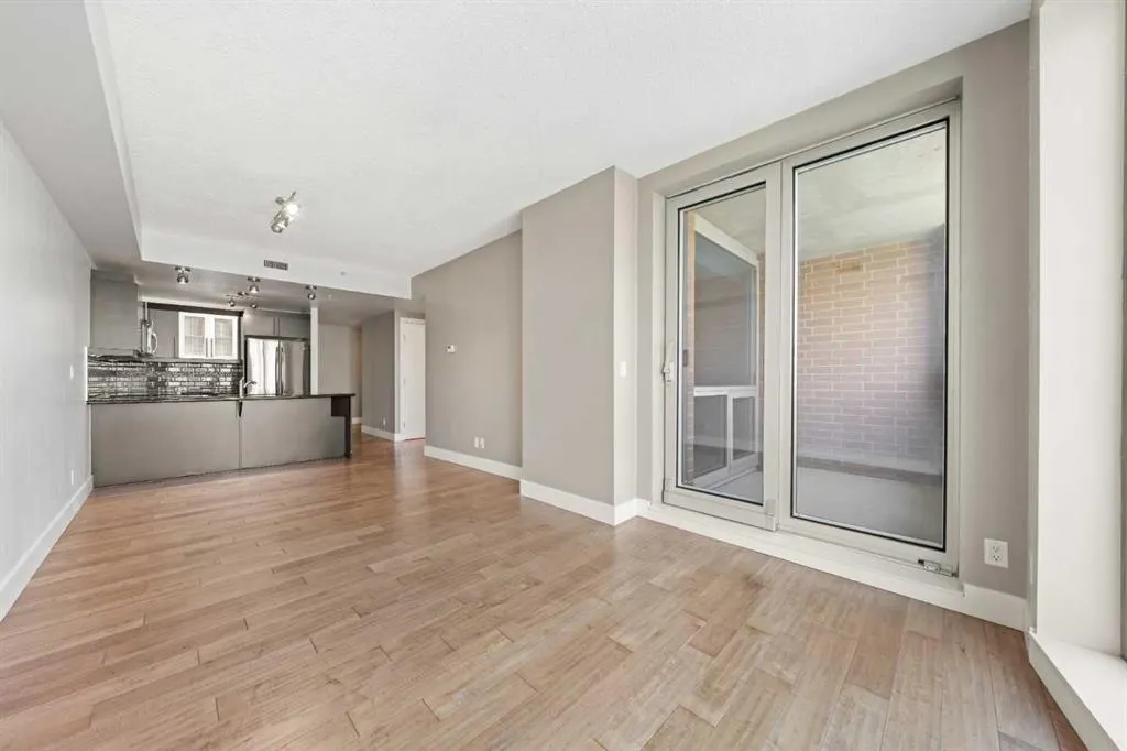 817 15 Avenue SW, #808