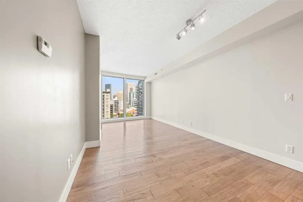 817 15 Avenue SW, #808