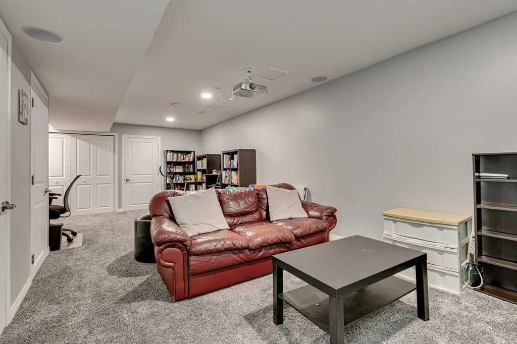 1001 8 Street NW, #802