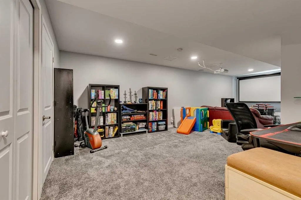 1001 8 Street NW, #802