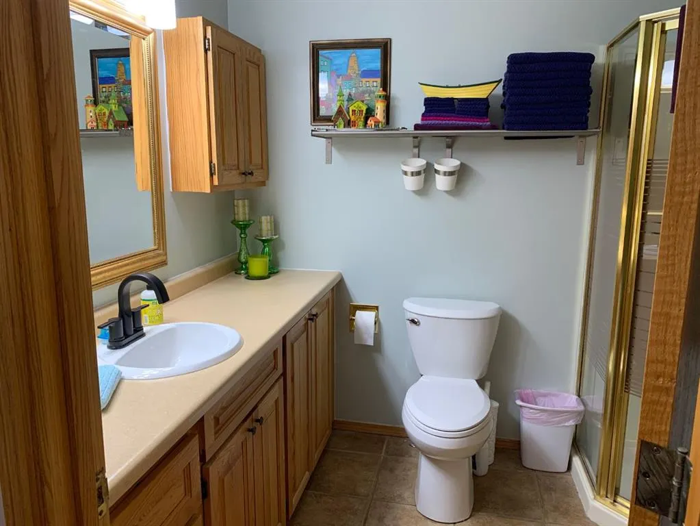 121 7 Street W
