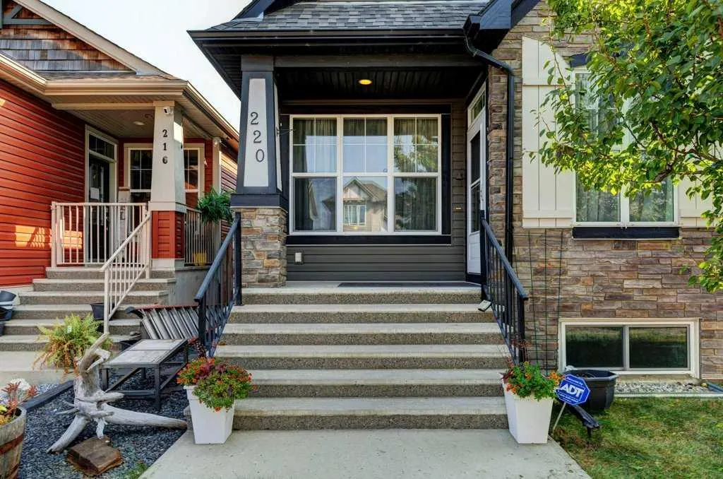 220 Cranford Crescent SE