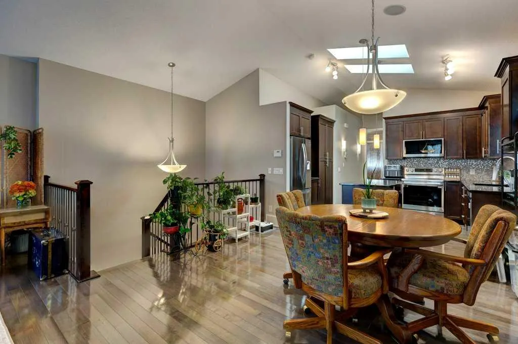 220 Cranford Crescent SE