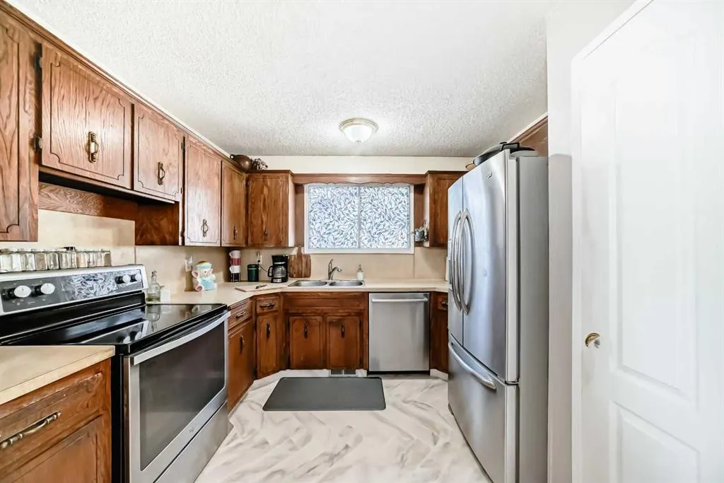 244 Flett Drive NE