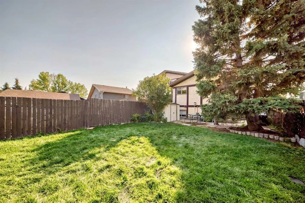 244 Flett Drive NE