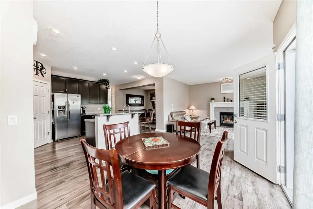 180 Kinlea Link NW