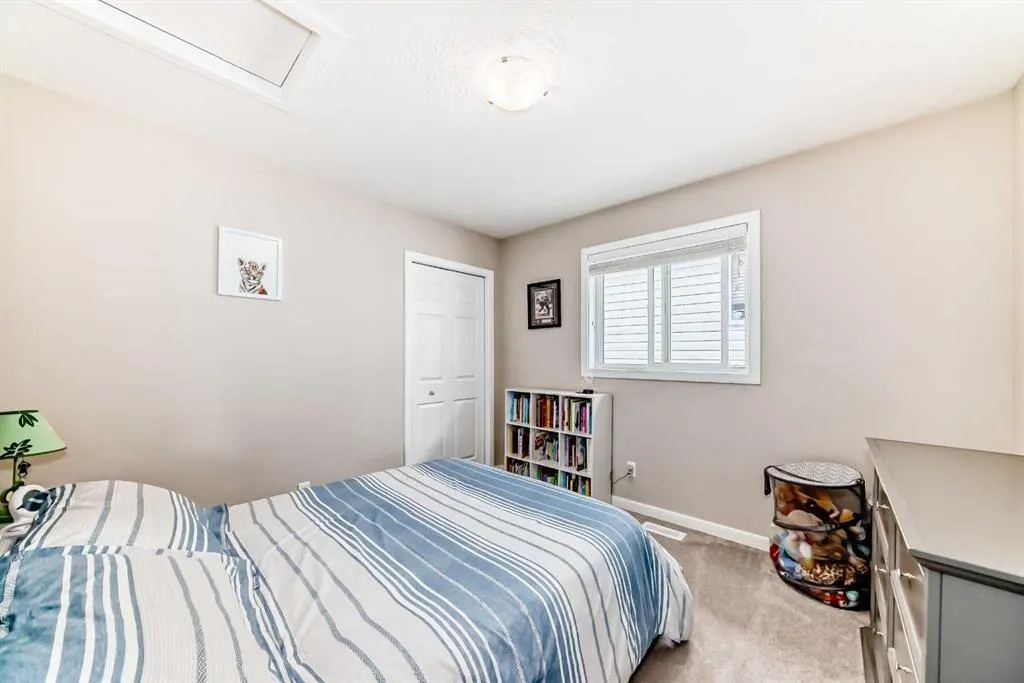 180 Kinlea Link NW