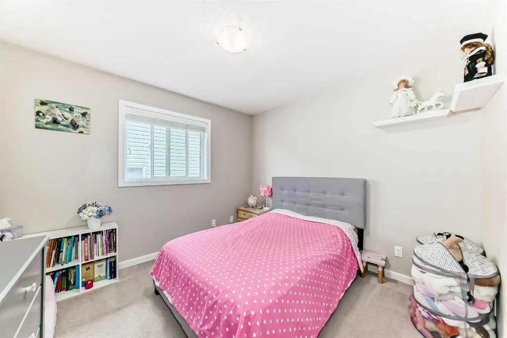 180 Kinlea Link NW