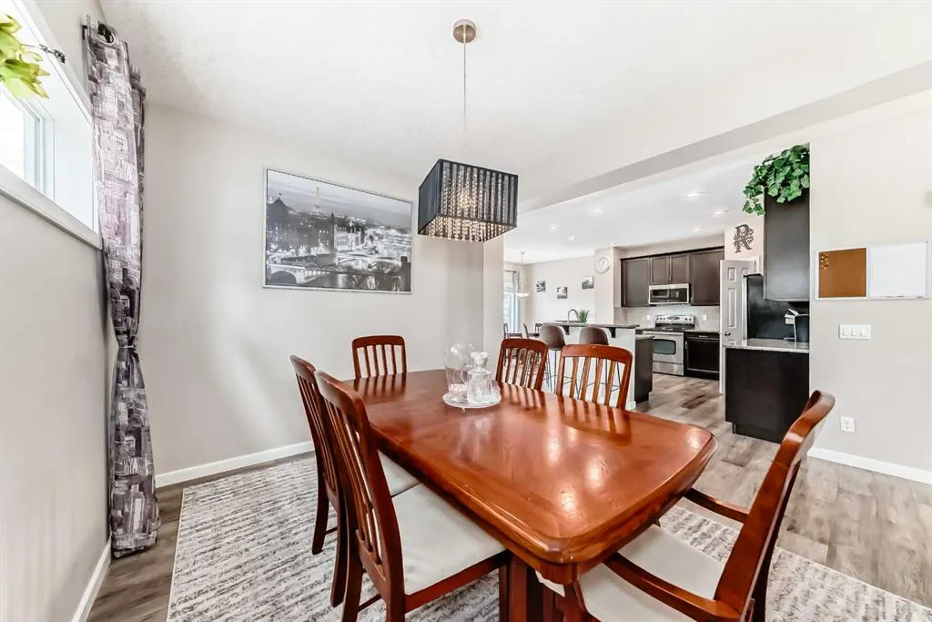 180 Kinlea Link NW