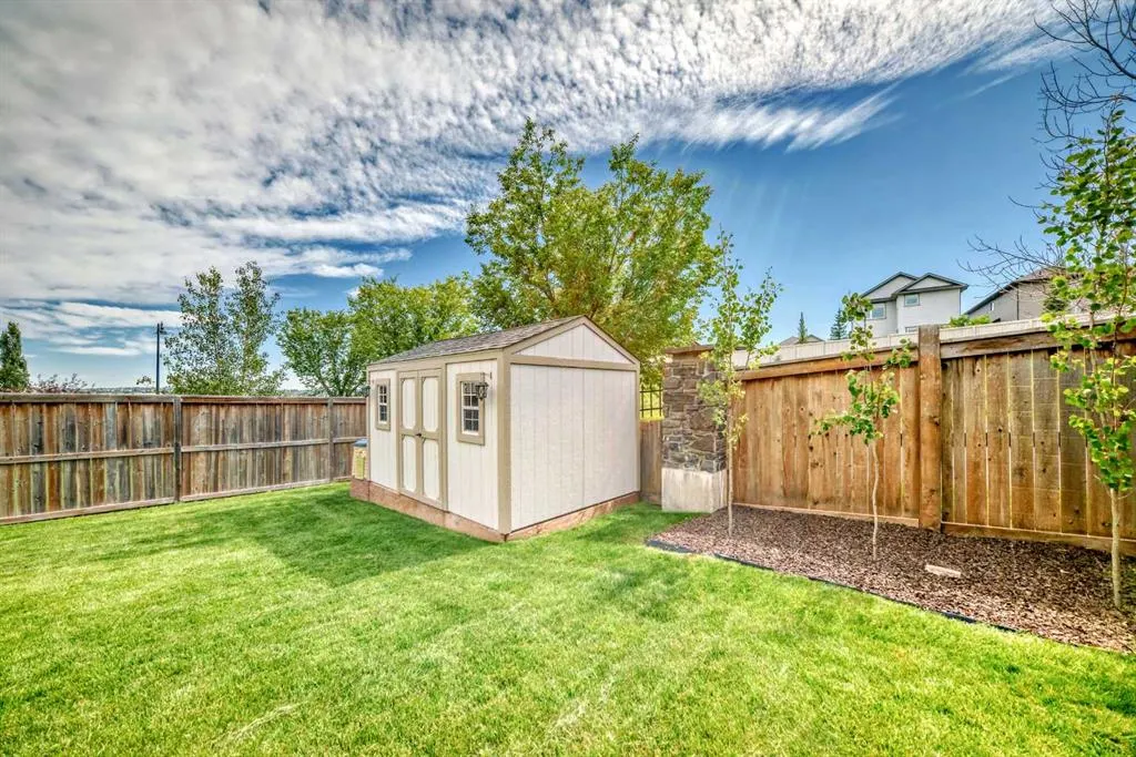 180 Kinlea Link NW