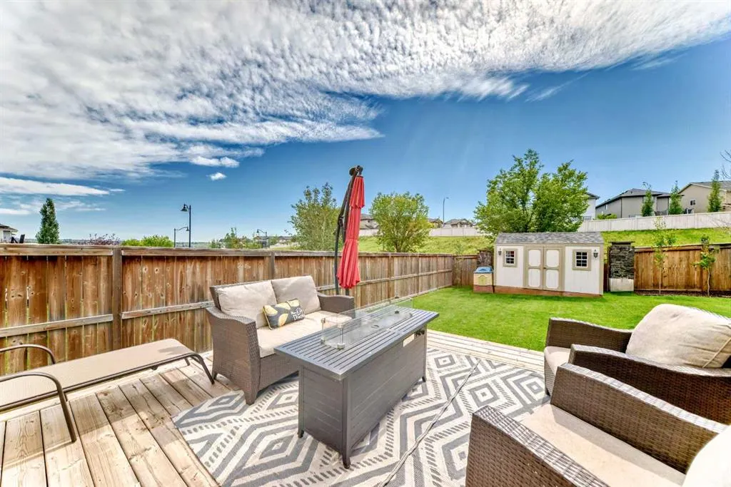 180 Kinlea Link NW