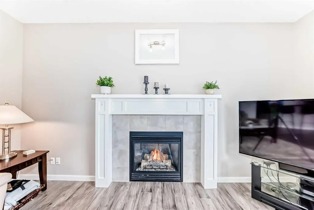 180 Kinlea Link NW