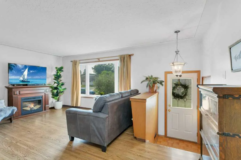 5436 53 Avenue