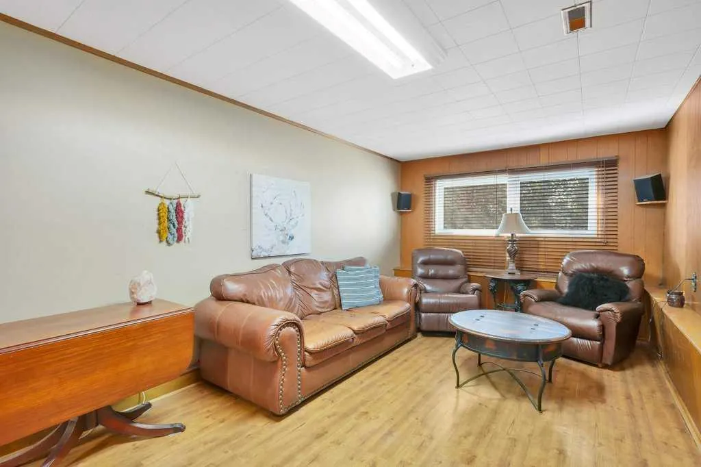 5436 53 Avenue