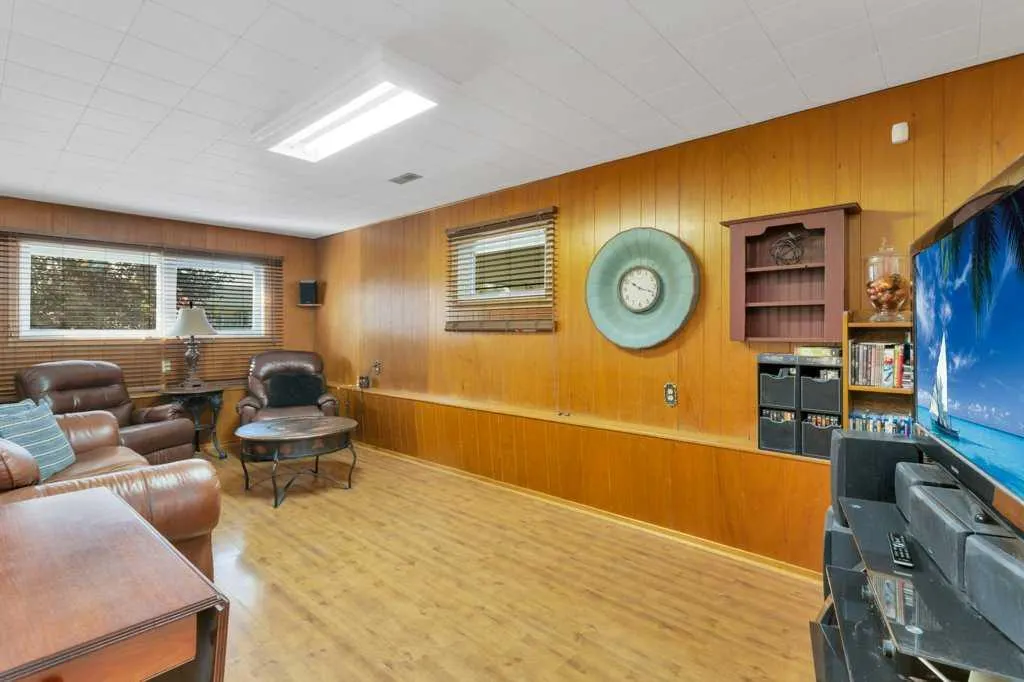 5436 53 Avenue
