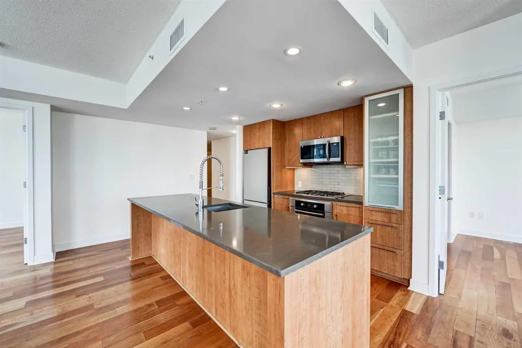 1118 12 Avenue SW, #2404