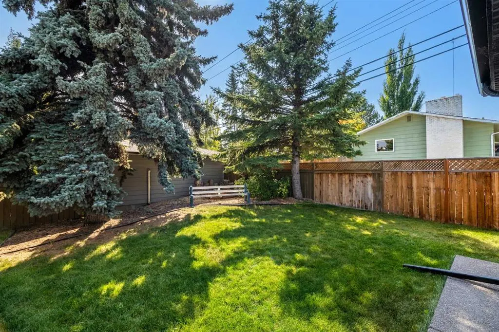 235 Lake Wapta Rise SE