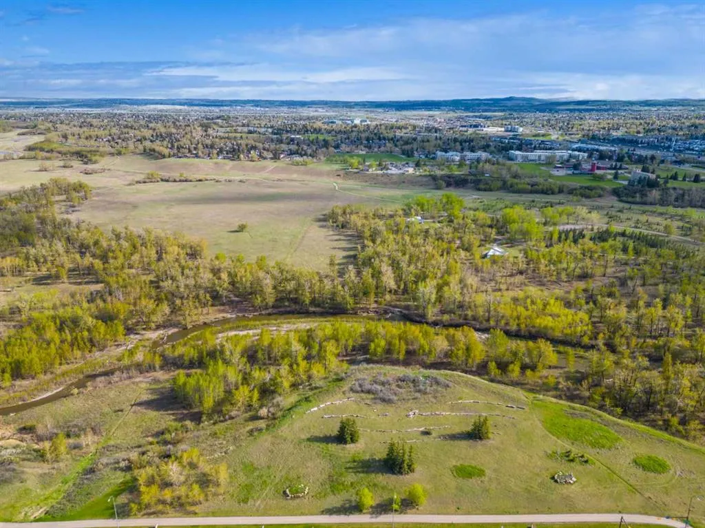 235 Lake Wapta Rise SE