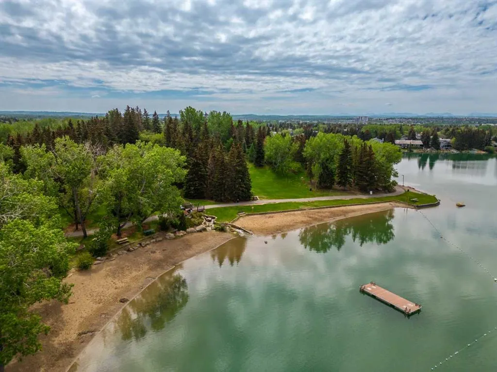 235 Lake Wapta Rise SE