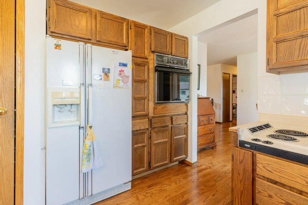17 Iris Court SE