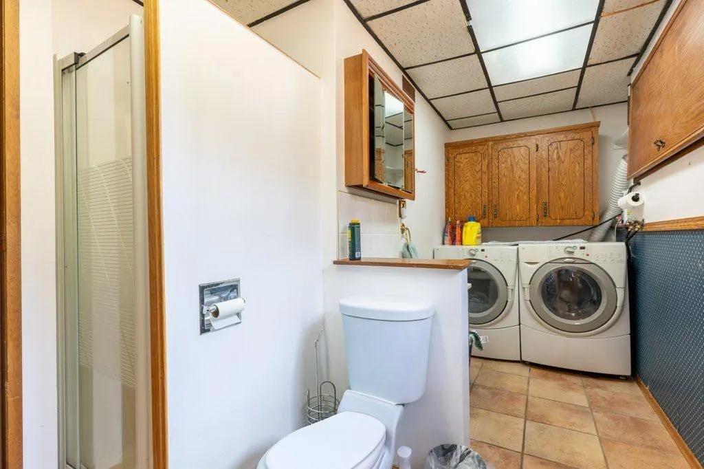 17 Iris Court SE