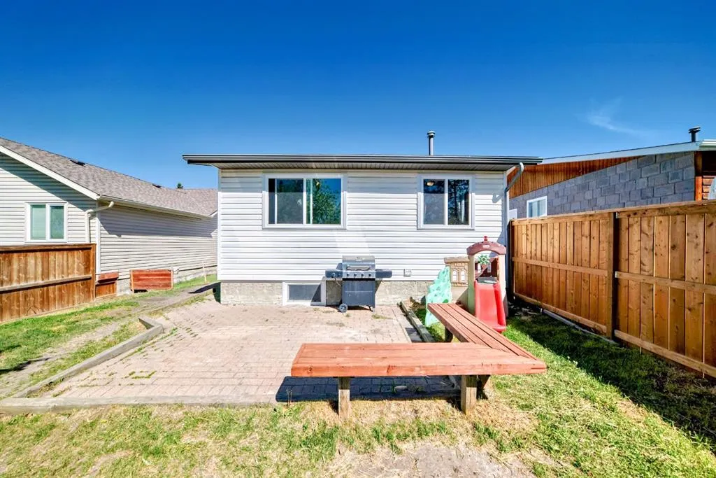 66 Eldridge Rise SE