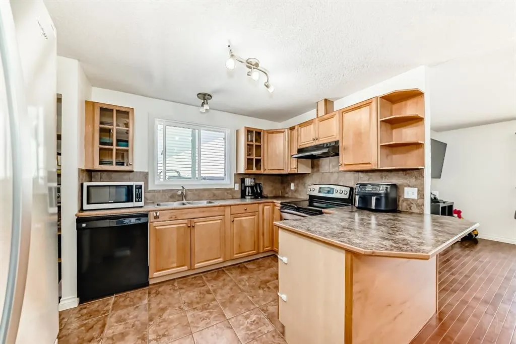 66 Eldridge Rise SE