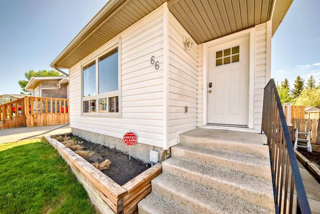 66 Eldridge Rise SE