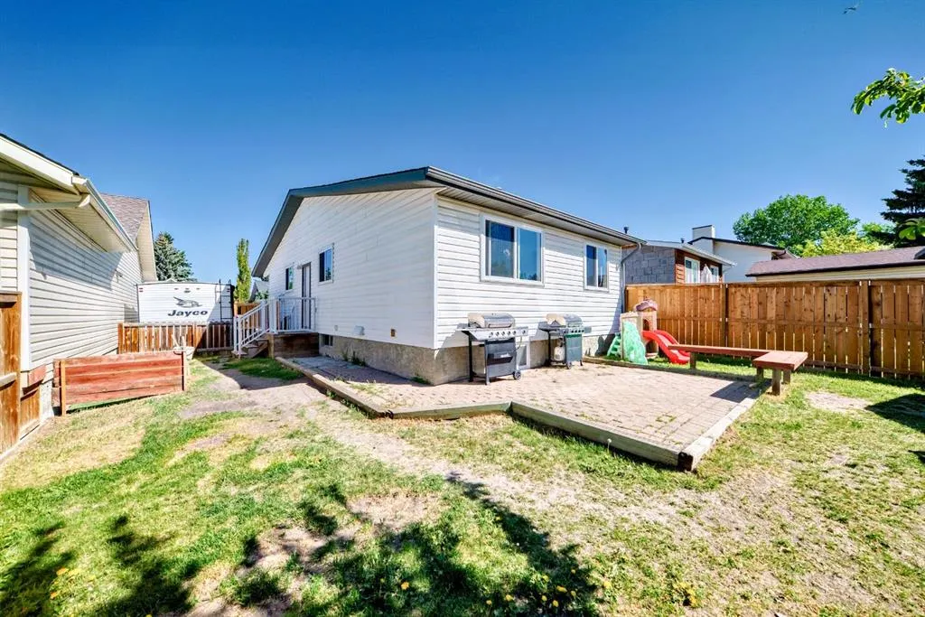 66 Eldridge Rise SE