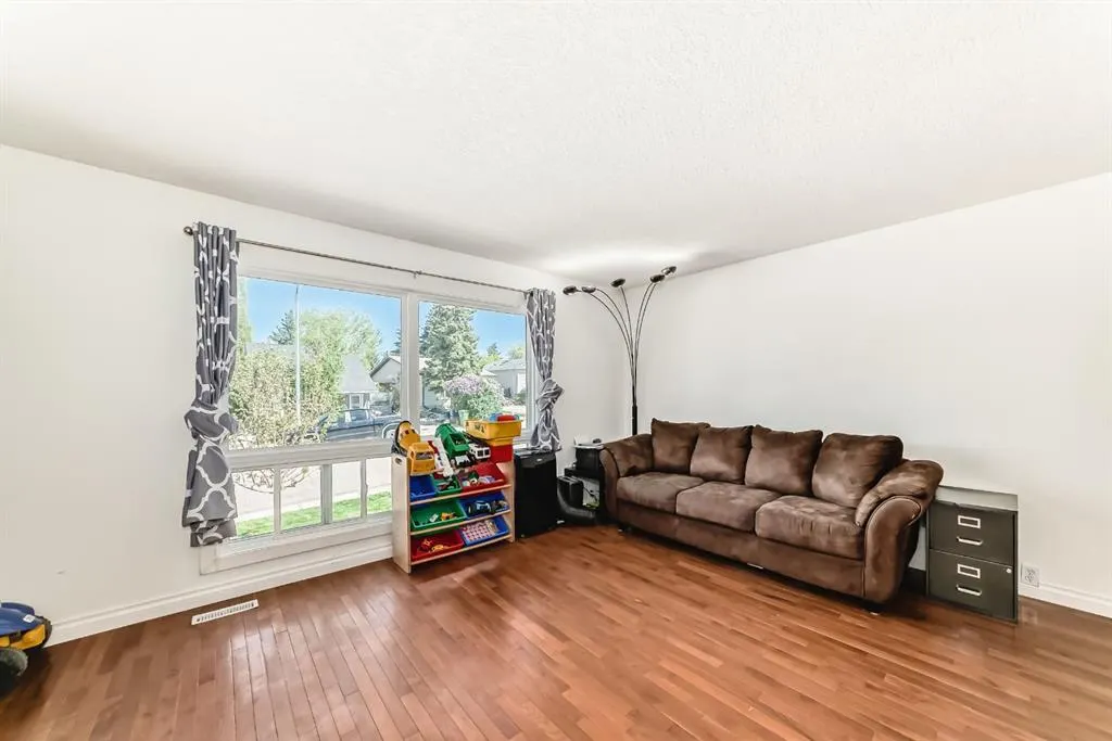 66 Eldridge Rise SE