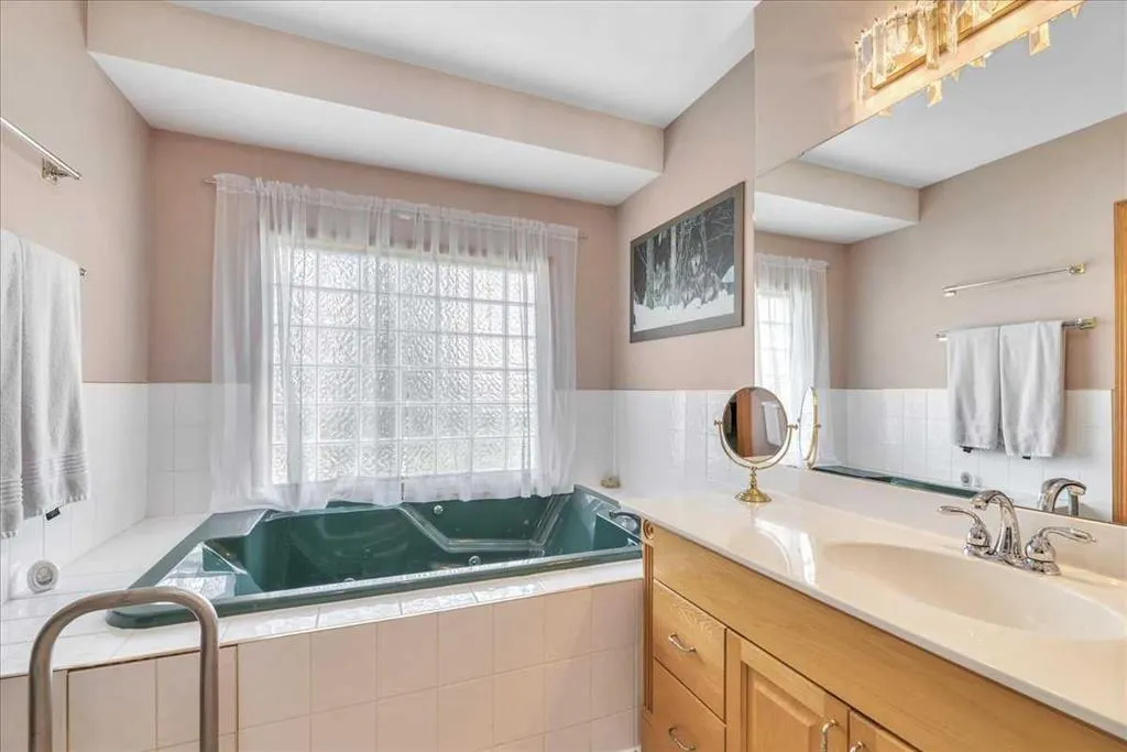 14 Grande Point Estates