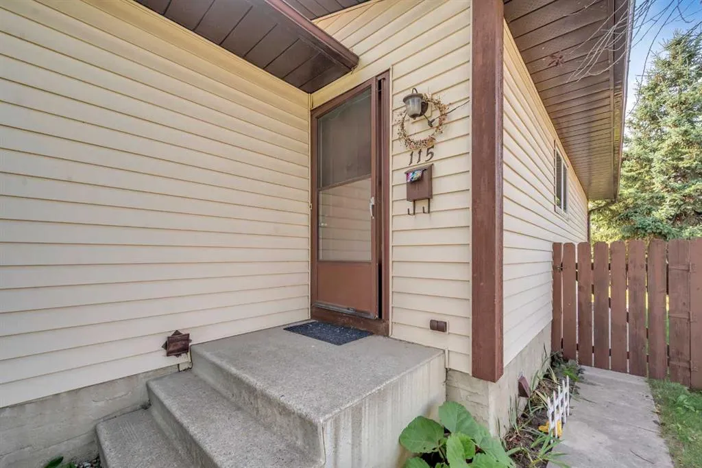 115 Whitman Place NE