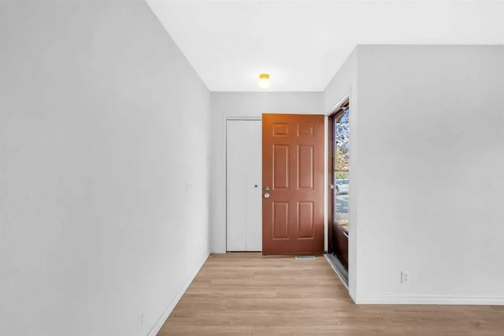 115 Whitman Place NE
