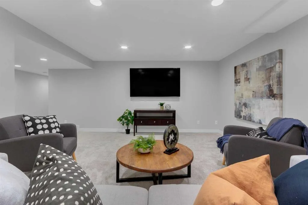 39 Midpark Close SE