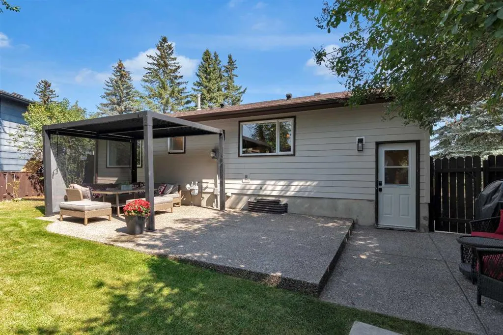 39 Midpark Close SE