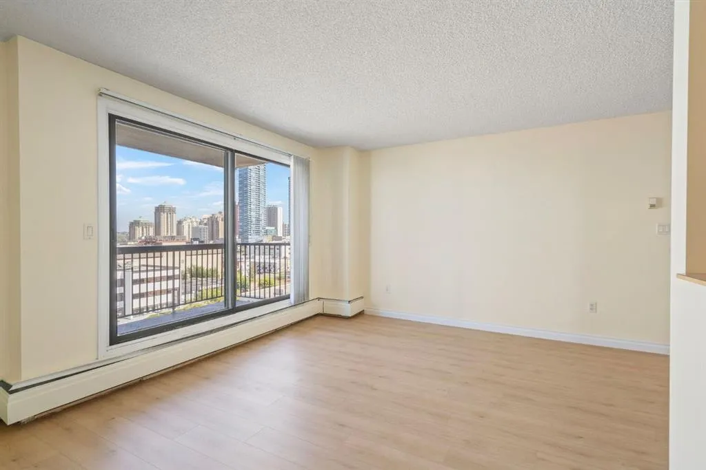 1334 12 Avenue SW, #806