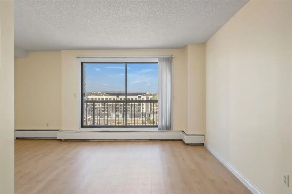1334 12 Avenue SW, #806