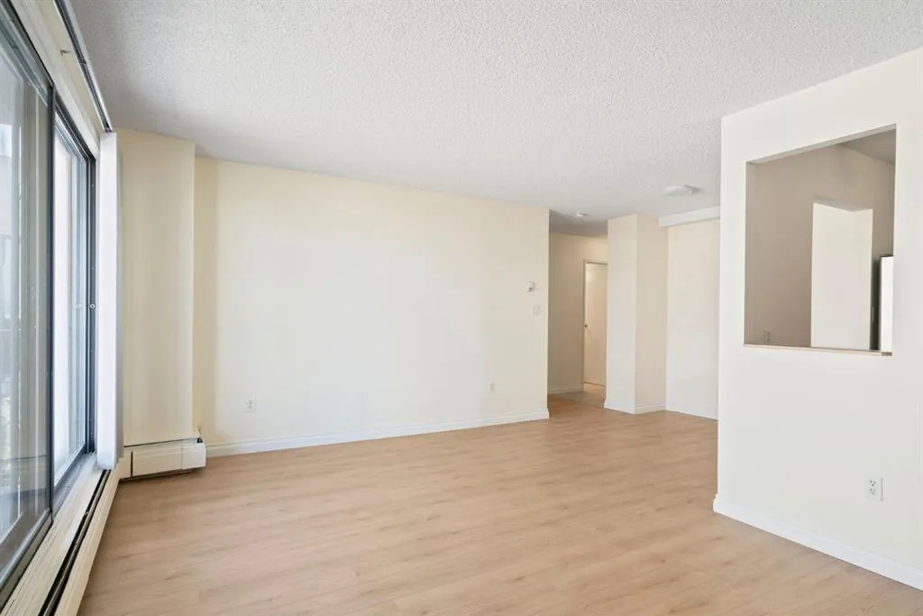 1334 12 Avenue SW, #806