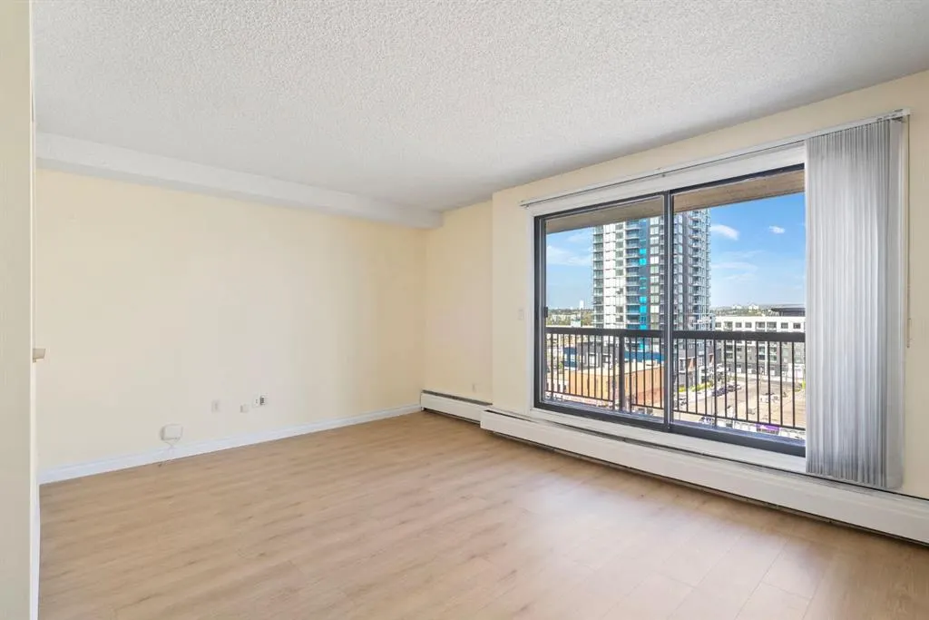 1334 12 Avenue SW, #806