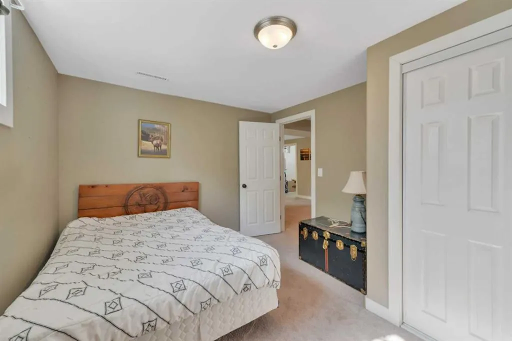25 Odstone Green