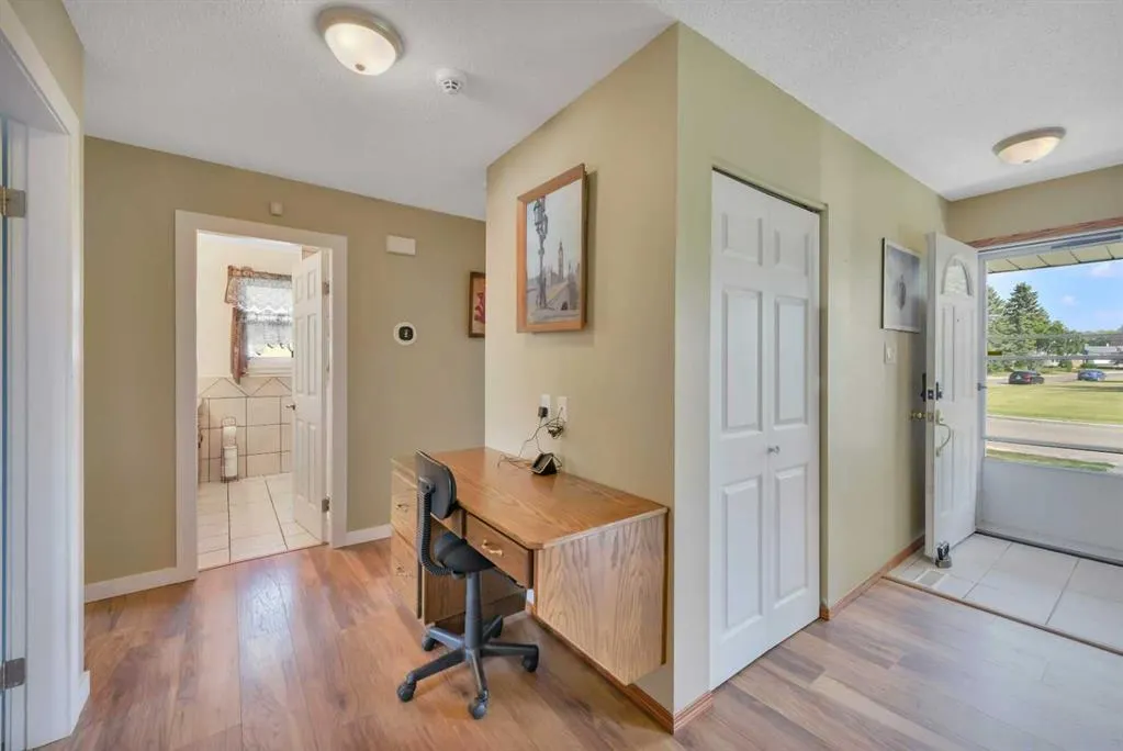 25 Odstone Green