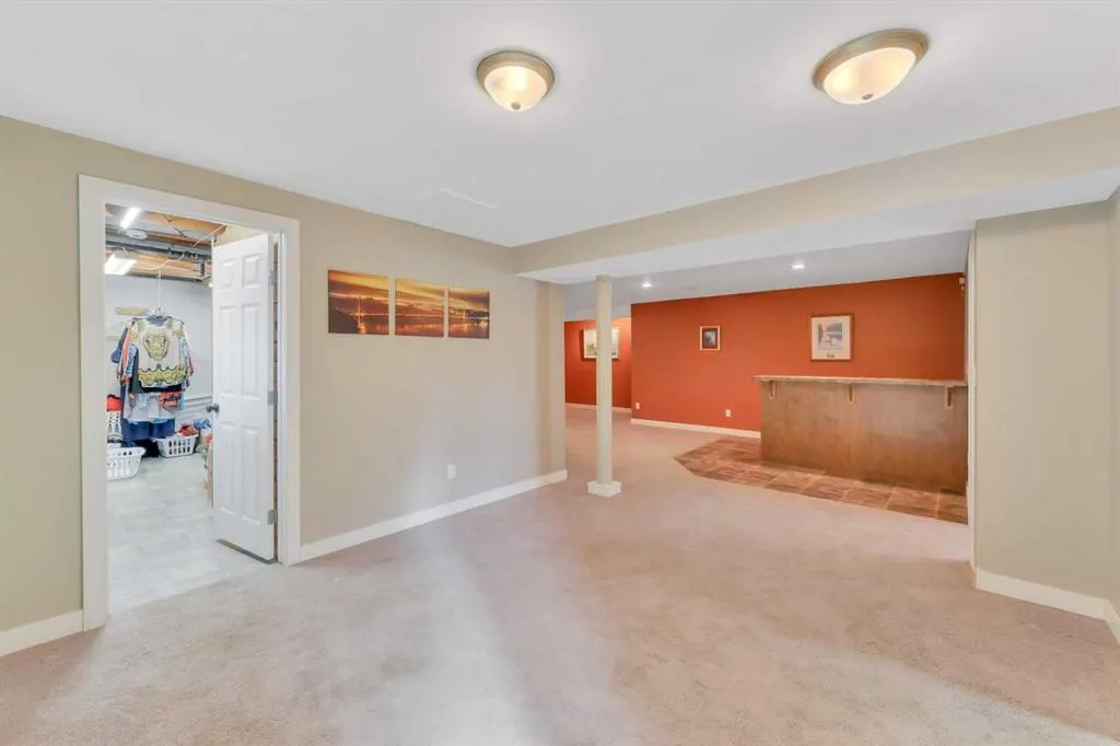 25 Odstone Green