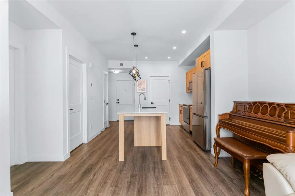 20 Sage Hill Walk NW, #208