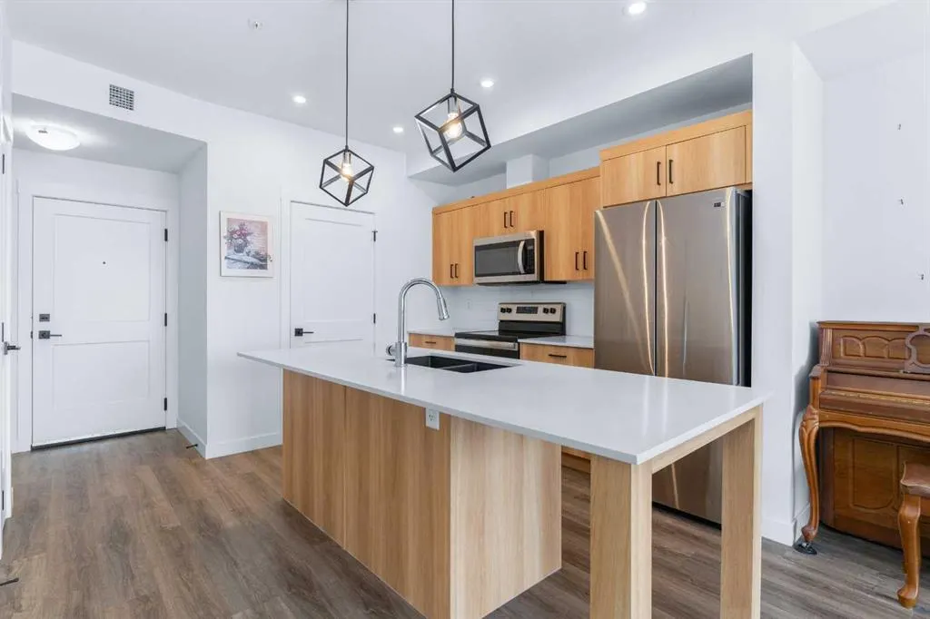 20 Sage Hill Walk NW, #208